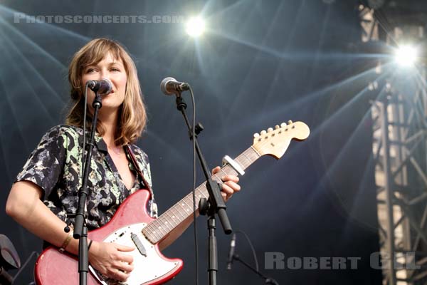 MINA TINDLE - 2014-07-20 - PARIS - Parvis de l'Hotel de Ville - 